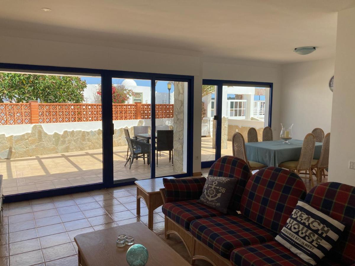 Beach House With The Heated Pool Next To Rocky Point Corralejo Exterior photo