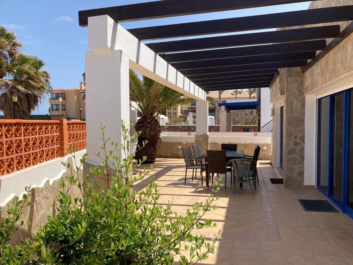 Beach House With The Heated Pool Next To Rocky Point Corralejo Exterior photo
