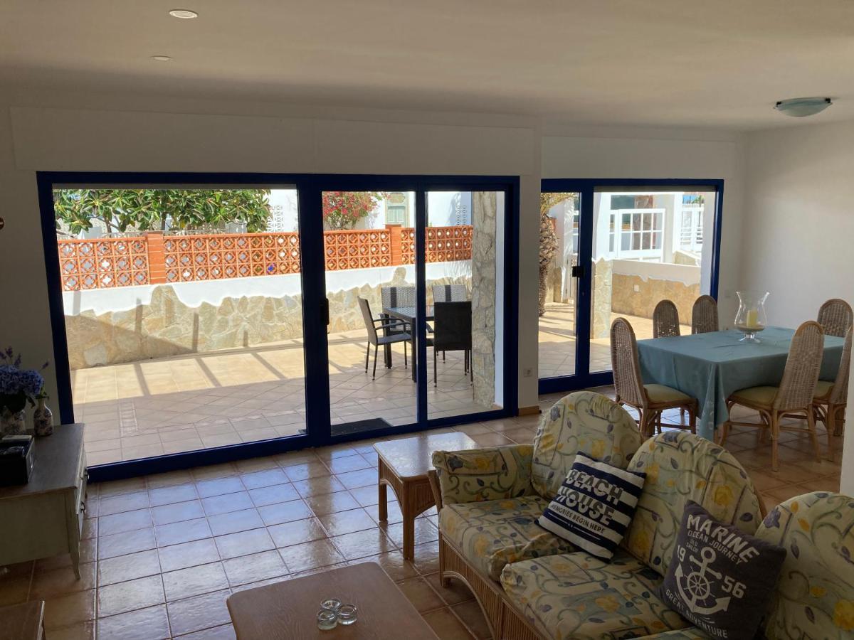 Beach House With The Heated Pool Next To Rocky Point Corralejo Exterior photo