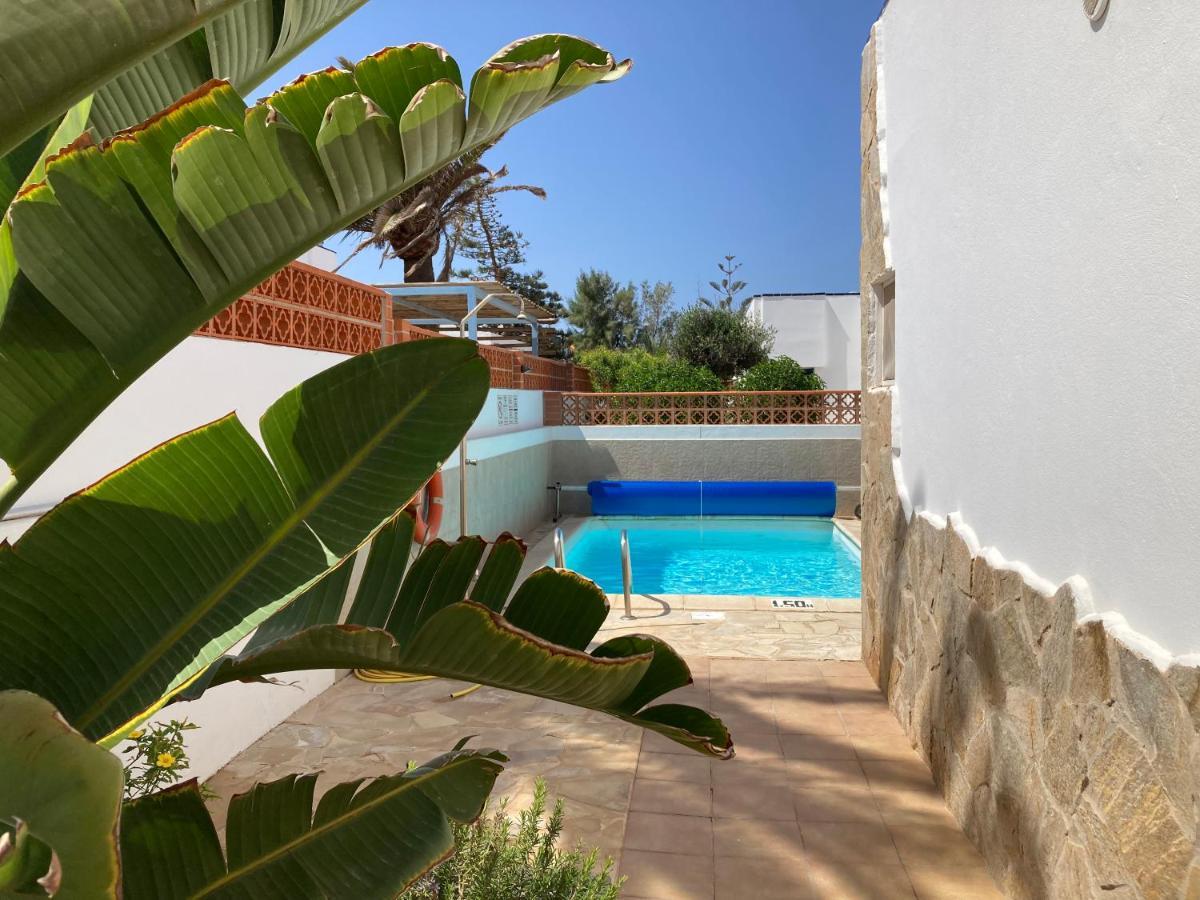 Beach House With The Heated Pool Next To Rocky Point Corralejo Exterior photo