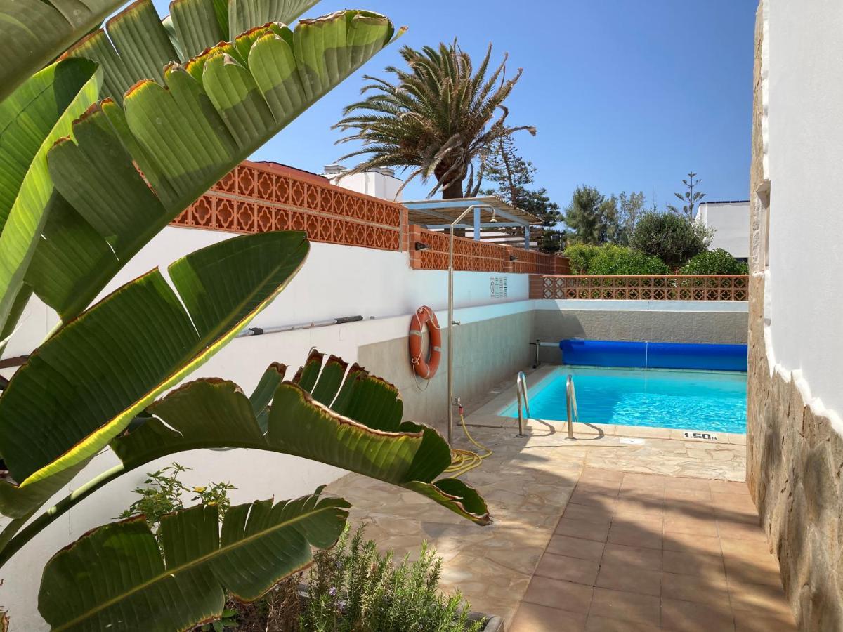 Beach House With The Heated Pool Next To Rocky Point Corralejo Exterior photo